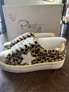 Leopard Print Women's Sneakers with White Star & Gold Accent